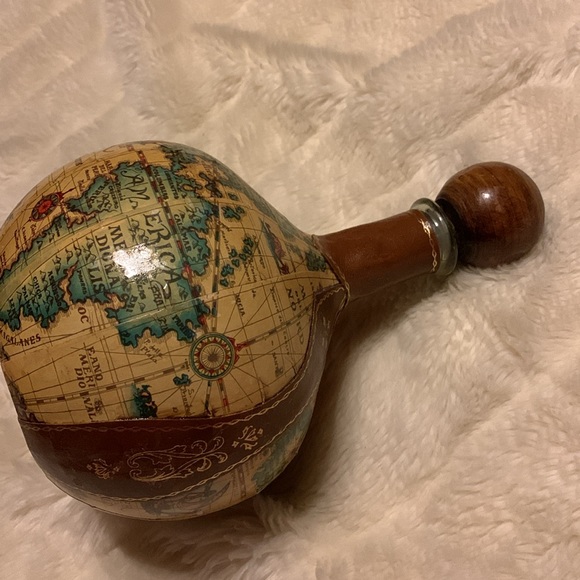 Vintage Italian genuine leather and wood bottle decanter - Picture 12 of 14